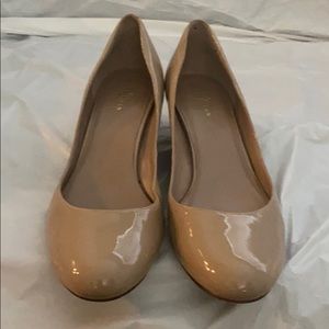 Shoes 8.5 tried on. Like new . Beige